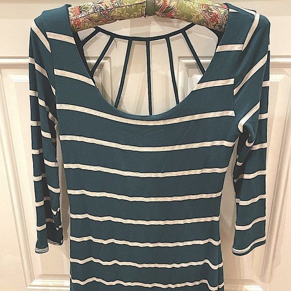 Soprano Women’s Green & White Striped Long Sleeve Mini T-Shirt Dress Size Medium - Picture 1 of 9